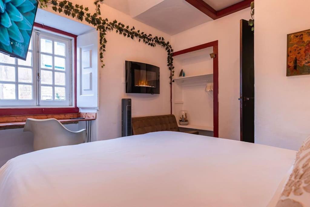 Unique Luxurious 17-Century Smart Chapel In Historical Center - Sintra Wow Villa Bagian luar foto