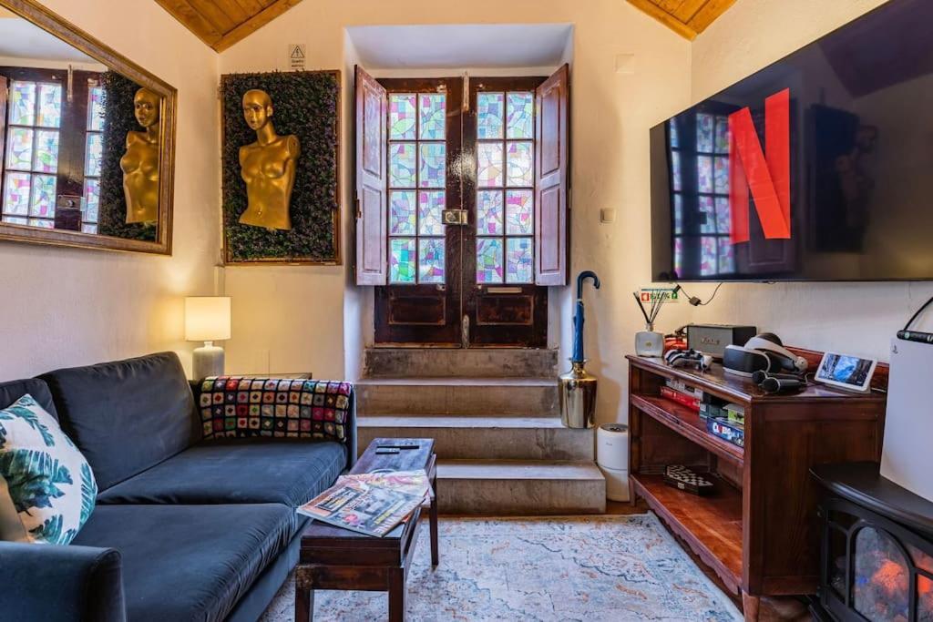 Unique Luxurious 17-Century Smart Chapel In Historical Center - Sintra Wow Villa Bagian luar foto