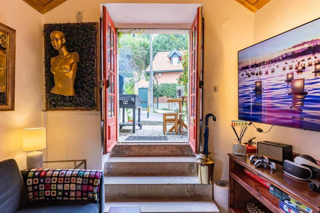 Unique Luxurious 17-Century Smart Chapel In Historical Center - Sintra Wow Villa Bagian luar foto